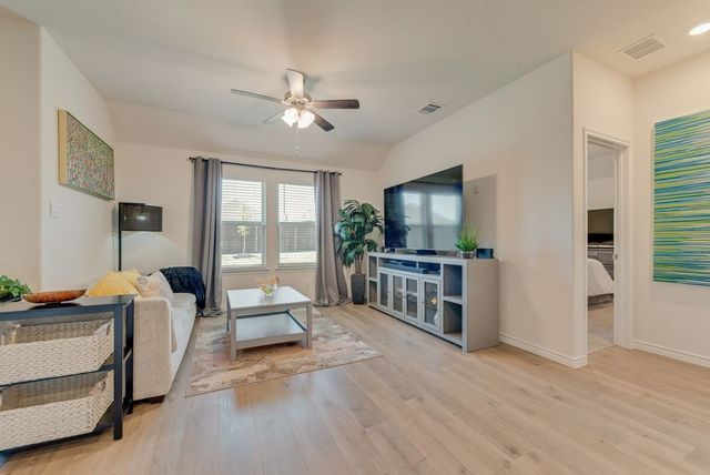 811 Dove Haven Way, Lavon, TX 75166