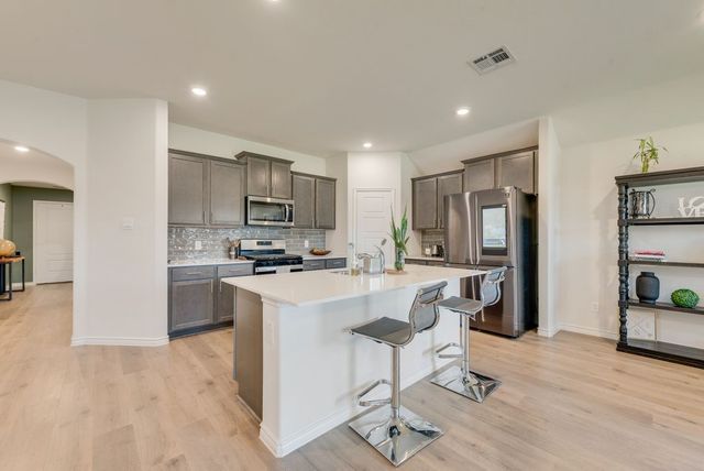 811 Dove Haven Way, Lavon, TX 75166