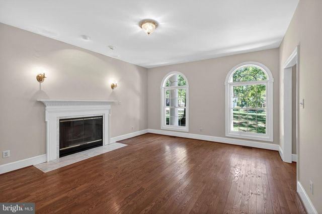 8130 VIOLA ST, Springfield, VA 22152