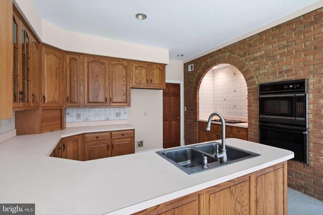 8130 VIOLA ST, Springfield, VA 22152