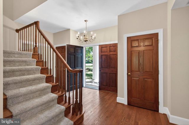 8130 VIOLA ST, Springfield, VA 22152