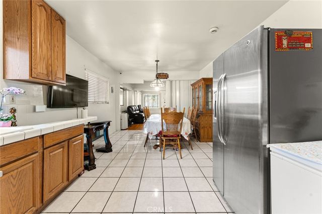 1059 N Wilton Place, Los Angeles, CA 90038
