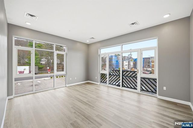 271 Millburn Avenue D, Millburn, NJ 07041