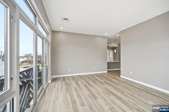 271 Millburn Avenue D, Millburn, NJ 07041