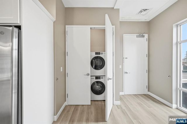 271 Millburn Avenue D, Millburn, NJ 07041