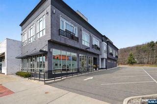 271 Millburn Avenue D, Millburn, NJ 07041