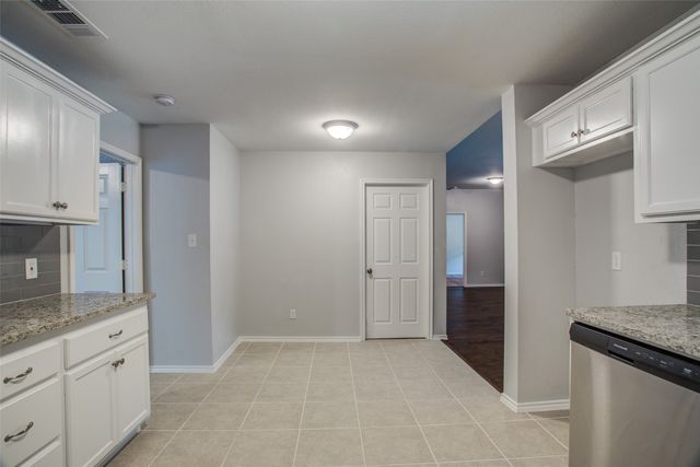 508 W Lone Star Avenue, Cleburne, TX 76033