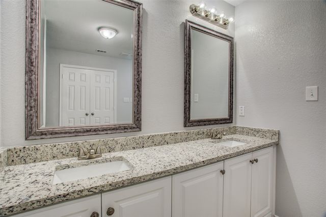 508 W Lone Star Avenue, Cleburne, TX 76033
