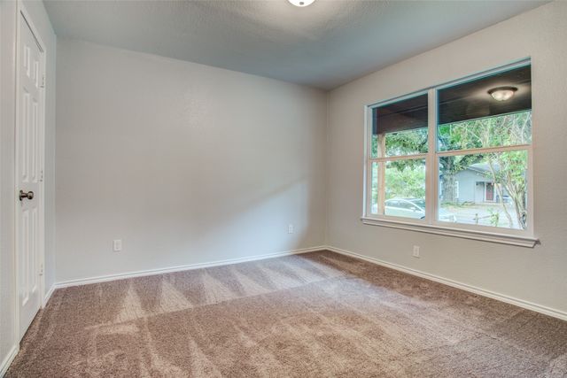 508 W Lone Star Avenue, Cleburne, TX 76033