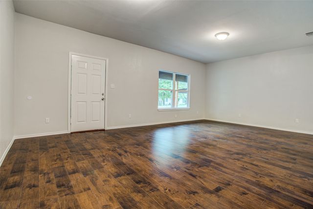 508 W Lone Star Avenue, Cleburne, TX 76033