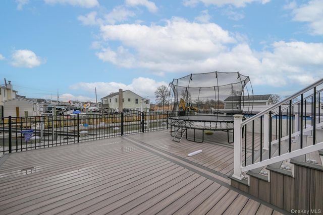 3685 Nimrod Street, Seaford, NY 11783