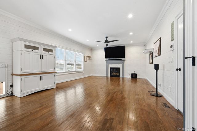 3685 Nimrod Street, Seaford, NY 11783