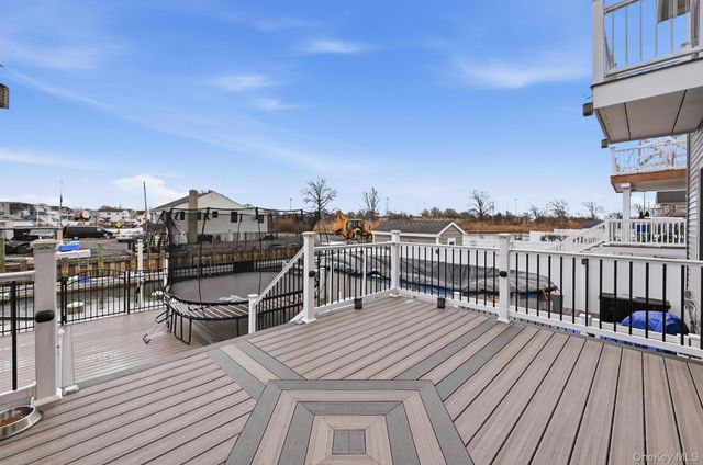 3685 Nimrod Street, Seaford, NY 11783