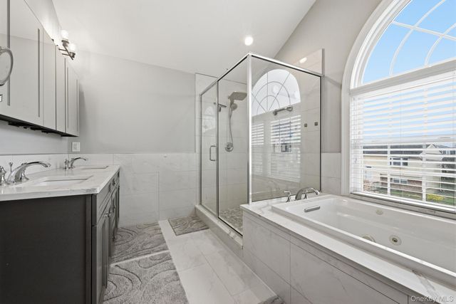 3685 Nimrod Street, Seaford, NY 11783