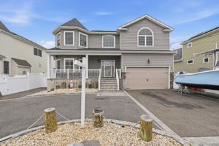 3685 Nimrod Street, Seaford, NY 11783