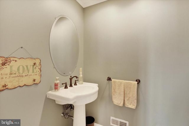 1283 CLEARVIEW DR, Yardley, PA 19067