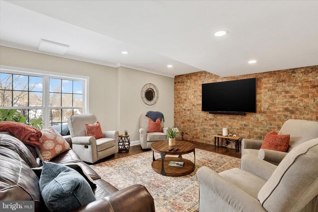 1283 CLEARVIEW DR, Yardley, PA 19067