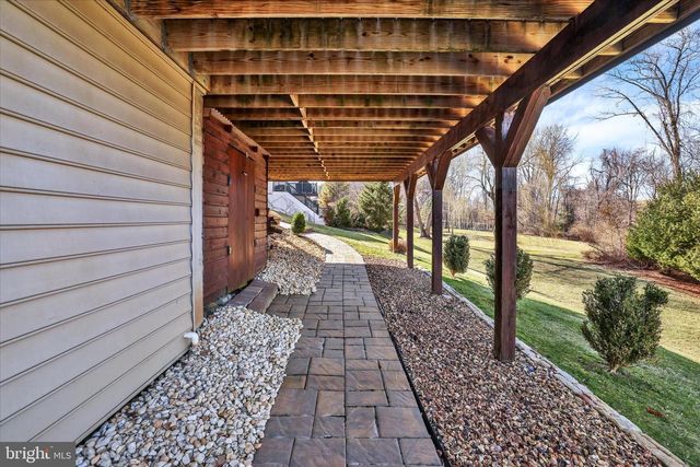 1283 CLEARVIEW DR, Yardley, PA 19067