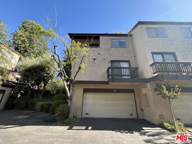 21820 Marylee Street 234, Woodland Hills (los Angeles), CA 91367