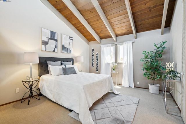 2063 Whitehall Pl, Alameda, CA 94501