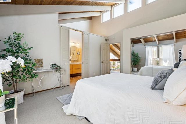 2063 Whitehall Pl, Alameda, CA 94501