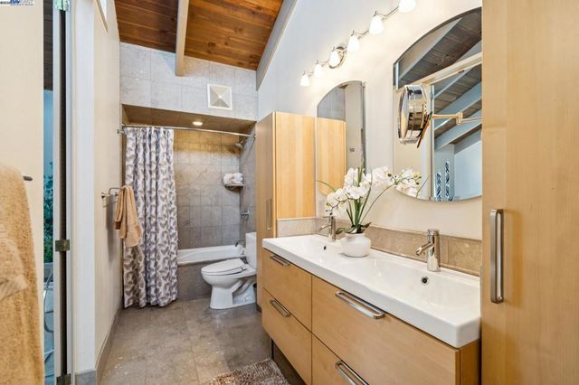 2063 Whitehall Pl, Alameda, CA 94501