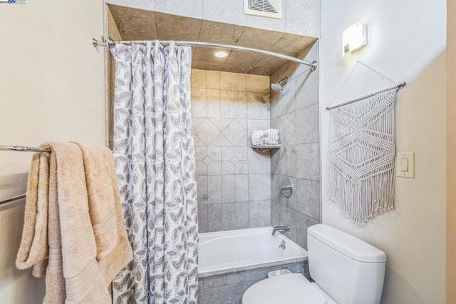 2063 Whitehall Pl, Alameda, CA 94501