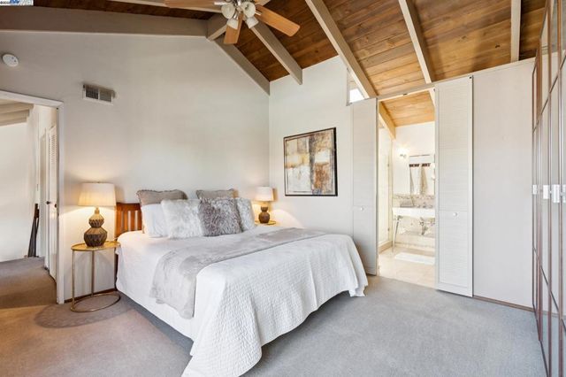 2063 Whitehall Pl, Alameda, CA 94501