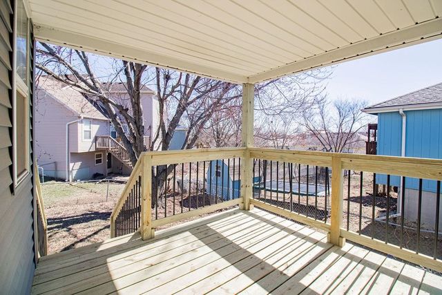 1206 Foxridge Drive, Warrensburg, MO 64093