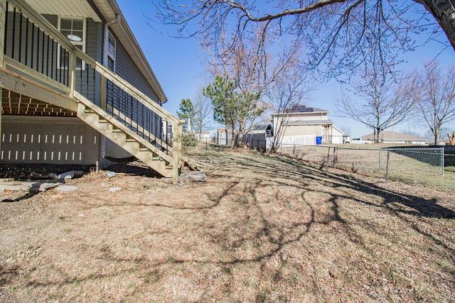 1206 Foxridge Drive, Warrensburg, MO 64093