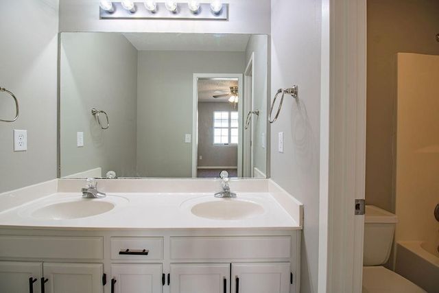 1206 Foxridge Drive, Warrensburg, MO 64093