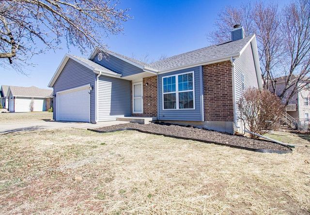 1206 Foxridge Drive, Warrensburg, MO 64093