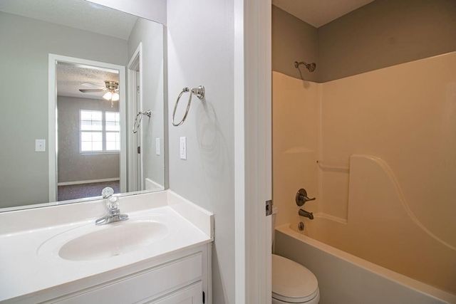 1206 Foxridge Drive, Warrensburg, MO 64093