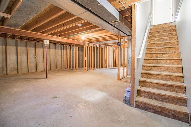 1206 Foxridge Drive, Warrensburg, MO 64093