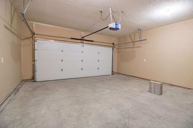 1206 Foxridge Drive, Warrensburg, MO 64093