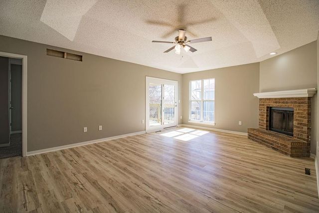 1206 Foxridge Drive, Warrensburg, MO 64093