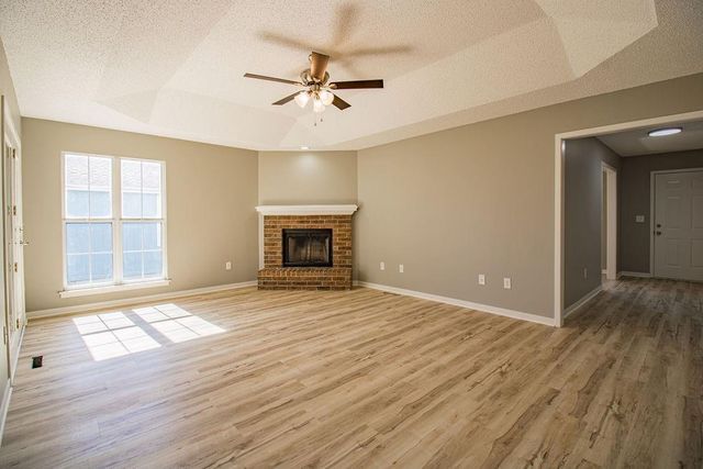 1206 Foxridge Drive, Warrensburg, MO 64093