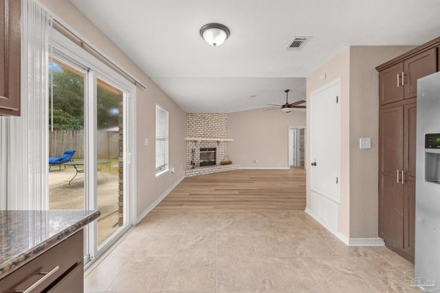 5850 Princeton Dr, Pensacola, FL 32526