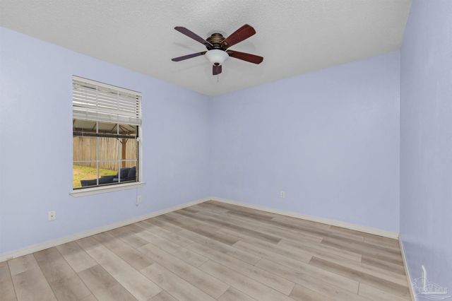 5850 Princeton Dr, Pensacola, FL 32526