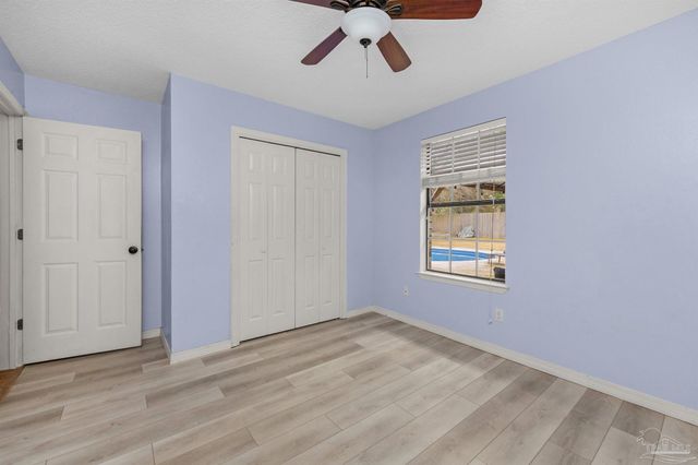 5850 Princeton Dr, Pensacola, FL 32526