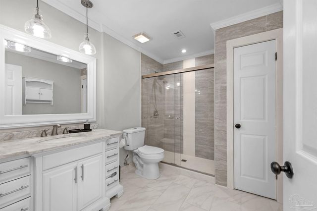 5850 Princeton Dr, Pensacola, FL 32526