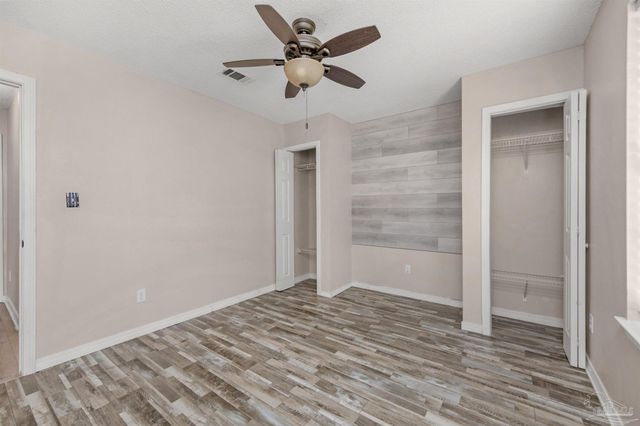 5850 Princeton Dr, Pensacola, FL 32526