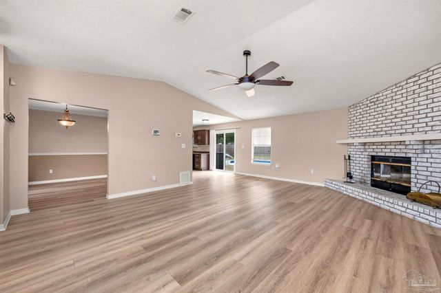 5850 Princeton Dr, Pensacola, FL 32526