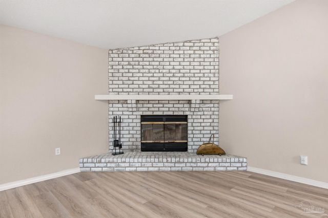 5850 Princeton Dr, Pensacola, FL 32526