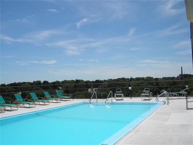 77 Adams St 605, Quincy, MA 02169