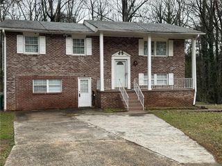 956 Slash Pine Road 2, Forest Park, GA 30297