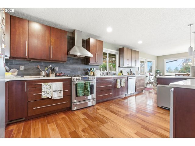 14920 Nw NORTHUMBRIA Ln, Beaverton, OR 97006