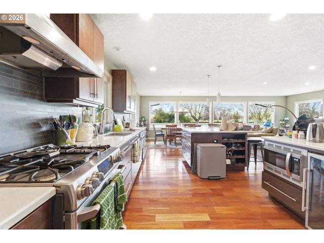 14920 Nw NORTHUMBRIA Ln, Beaverton, OR 97006