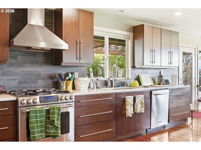 14920 Nw NORTHUMBRIA Ln, Beaverton, OR 97006