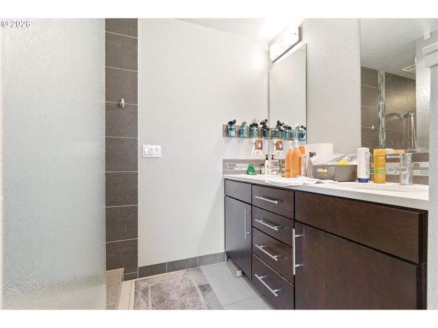 14920 Nw NORTHUMBRIA Ln, Beaverton, OR 97006